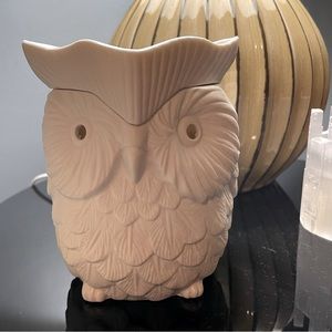 Scentsy Owl Light Up Wax Warmer -Whoot.
